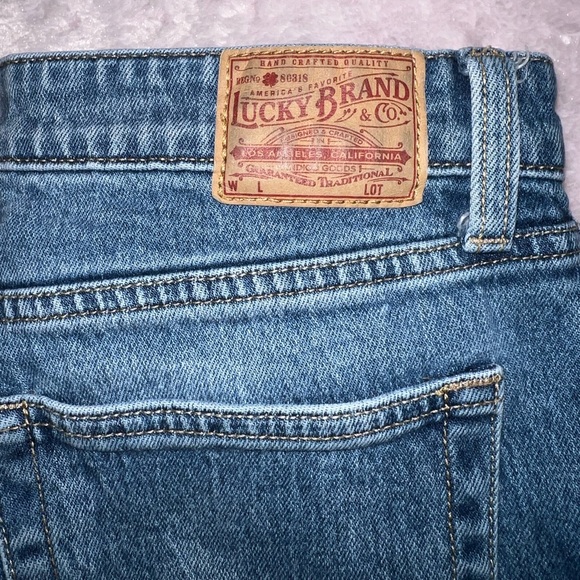 Medium wash Lucky Brand Denim jeans - Picture 7 of 7